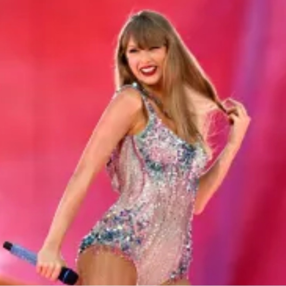 Meet your Posher, Alexia